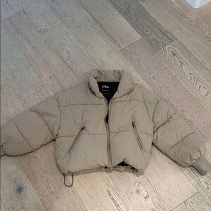 Zara women’s Beige Puffer Jacket
